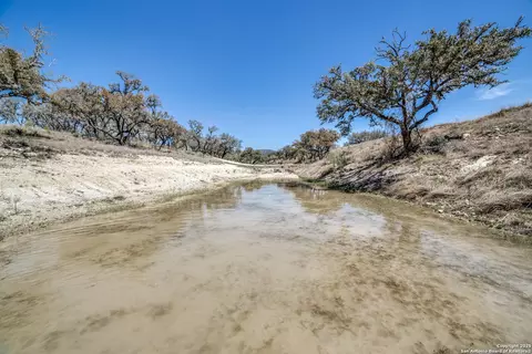 View/Area - 5430 Cr-111, Utopia, TX 78884 photo 5 of 8