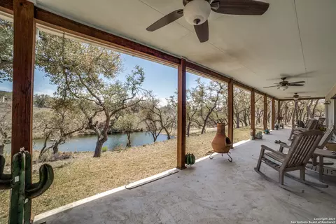 Exterior - 5430 Cr-111, Utopia, TX 78884 photo 1 of 9