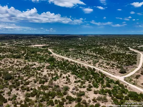 48 Ac - Cr 450, Rocksprings, TX 78880