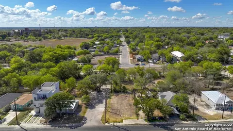 2326 Martin Luther King Dr, San Antonio, TX 78203