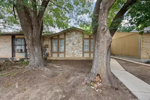 6839 Neston Dr, San Antonio, TX 78239