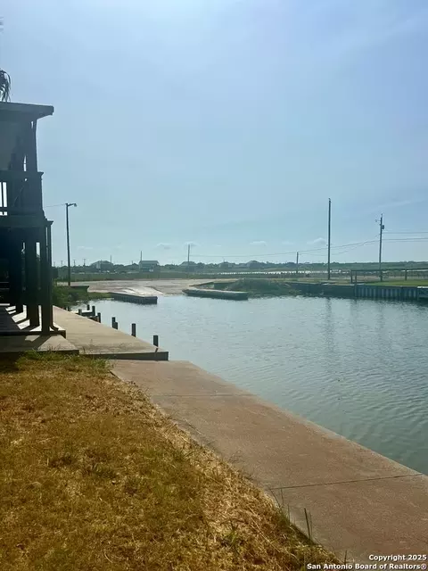 61 Channelview, Rockport, TX 78382
