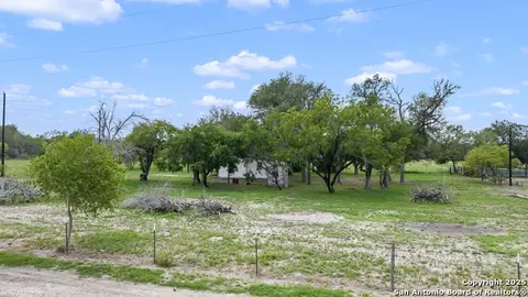 tbd Mendoza Ln, Floresville, TX 78114
