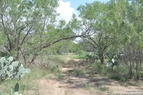 tbd Cr 662, Devine, TX 78016 photo 2