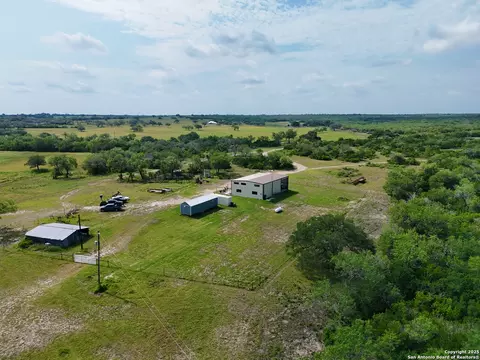 4552 Mineral Cemetary Rd, Beeville, TX 78102