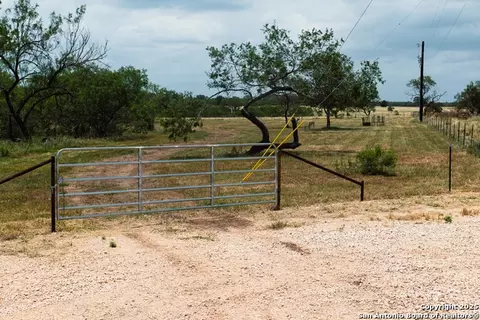 310 Western, Leesville, TX 78122