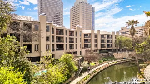 701 Saint Marys #15, San Antonio, TX 78205