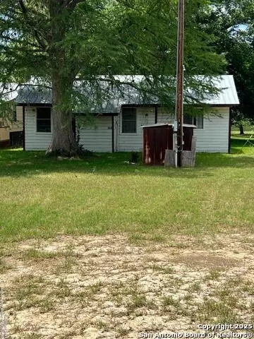 168 Water St, Pipe Creek, TX 78063