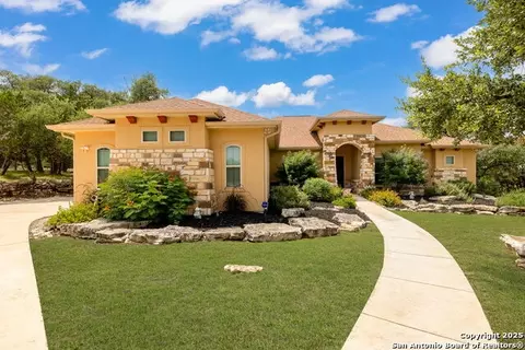 464 Upland Ct, Canyon Lake, TX 78133