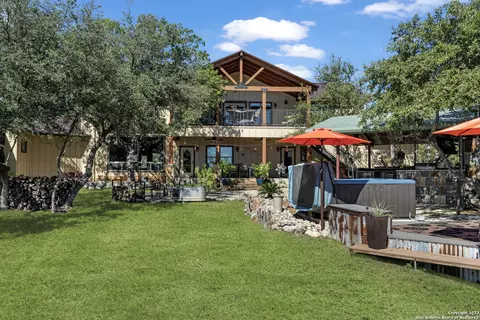 849 Madrona Ridge Dr, Bandera, TX 78003