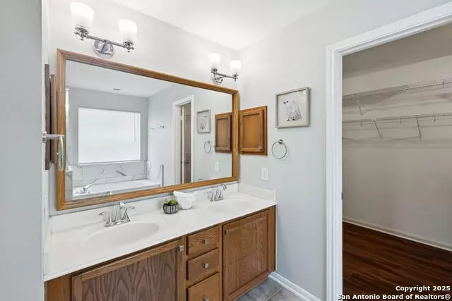 Bath - 18310 Redwood Path, San Antonio, TX 78259 photo 3 of 4