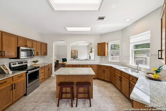 Kitchen - 18310 Redwood Path, San Antonio, TX 78259 photo 3 of 4