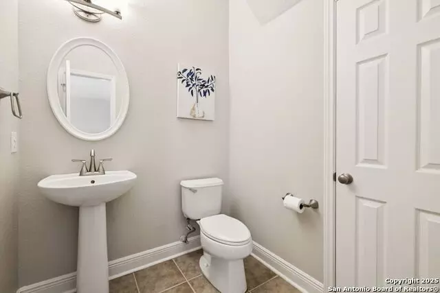 Bath - 18310 Redwood Path, San Antonio, TX 78259 photo 1 of 4