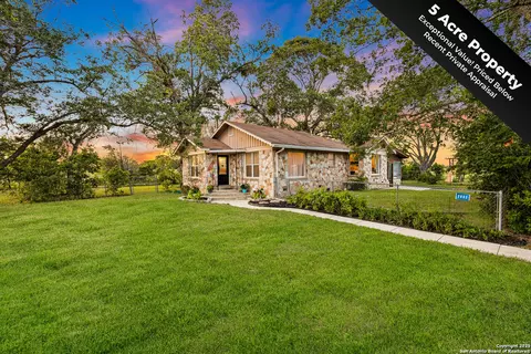 2803 Haeckerville, Cibolo, TX 78108