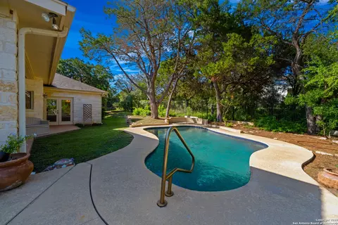 758 Mission, New Braunfels, TX 78130