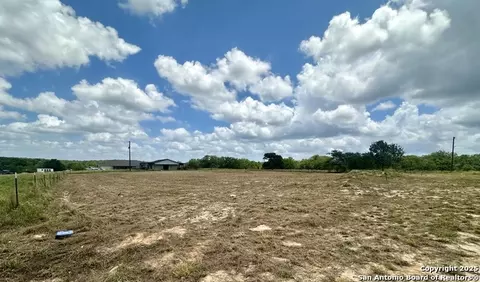 713 Sunrise Ln, La Vernia, TX 78121