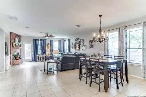 153 Rattlesnake Blf, Boerne, TX 78006