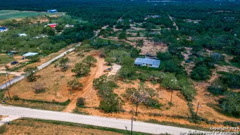 1062 County Road 122 #LOT 4, Floresville, TX 78114