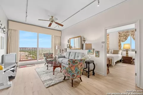 1 Towers Park Ln #2207, San Antonio, TX 78209