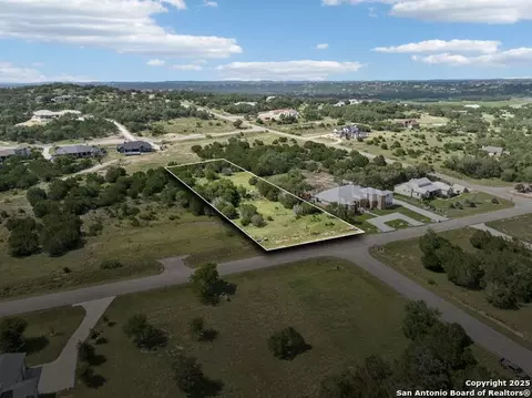 1121 Cordova Bnd, Canyon Lake, TX 78133