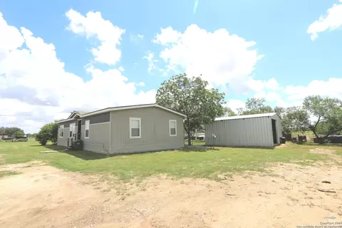 7510 Pittman, Adkins, TX 78101