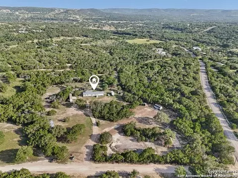 160 Deer Vw, Pipe Creek, TX 78063