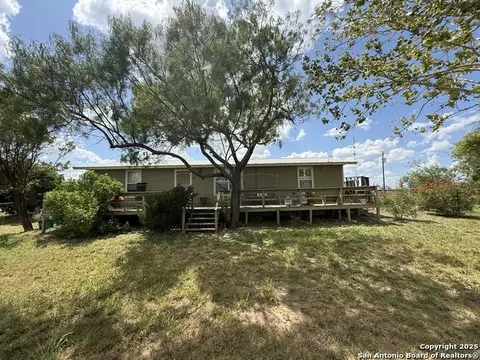 2542 Pena, Carrizo Springs, TX 78834