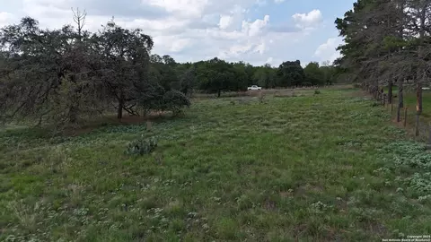 1228 Morning Glory Ln, Adkins, TX 78101