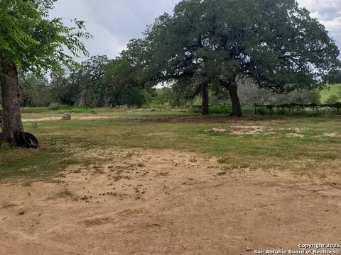 277 Nob, Floresville, TX 78114