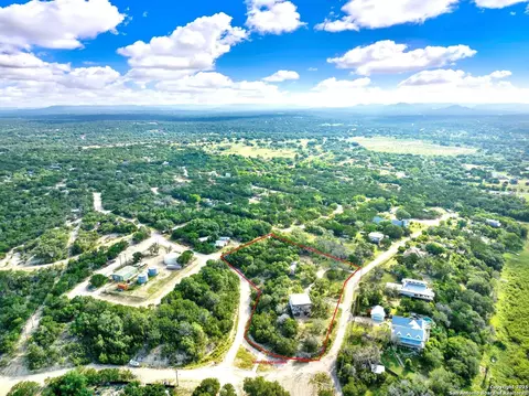 518 Park, Bandera, TX 78003