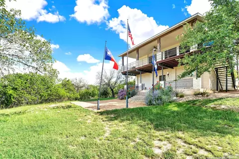 518 Park, Bandera, TX 78003