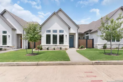 10031 University Way #8, San Antonio, TX 78224