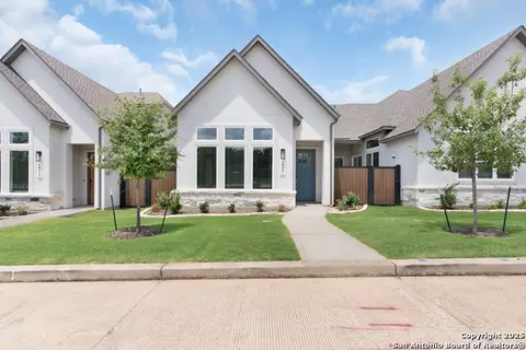 10031 University Way #8, San Antonio, TX 78224