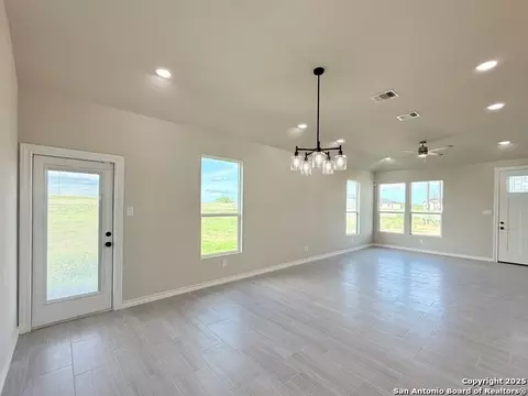 144 Camino Verde Ct, La Vernia, TX 78121