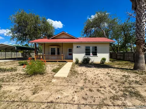 102 N N Ft, Brackettville, TX 78832
