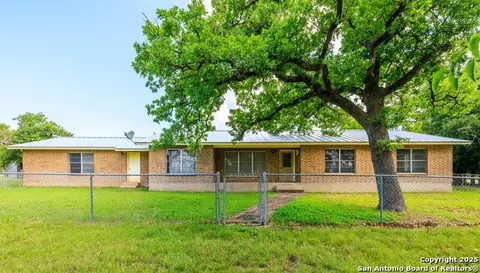 8218 N Us Hwy 87, Fredericksburg, TX 78624