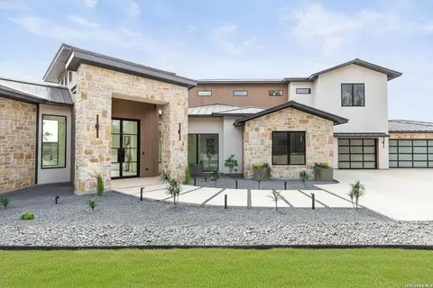 104 S Tower Dr, Hill Country Village, TX 78232