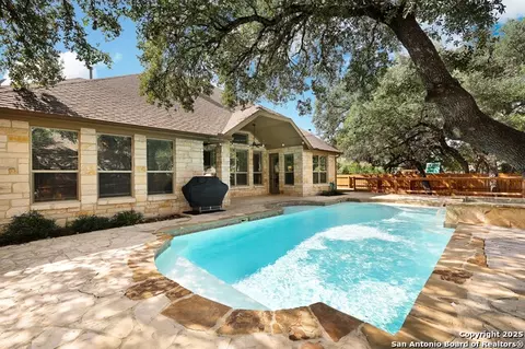 9610 Ninas Ct, San Antonio, TX 78254