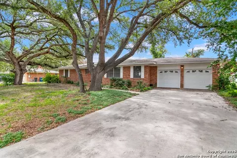 4706 Debbie Dr, San Antonio, TX 78222