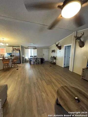 672 N Main St, Cotulla, TX 78014 photo 5