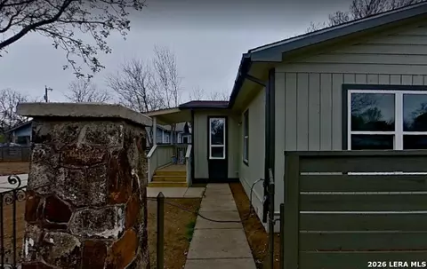 209 N Picoso St, San Antonio, TX 78207