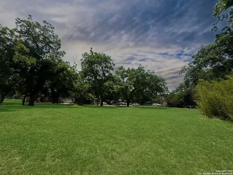 922 Booneville, New Braunfels, TX 78130
