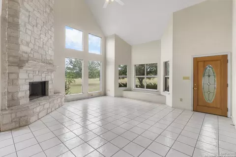 369 Deer Vly, Bandera, TX 78003