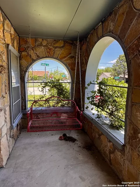 102 11th, Junction, TX 76849