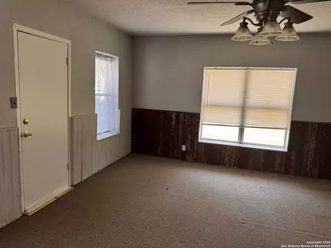 102 11th, Junction, TX 76849 photo 7