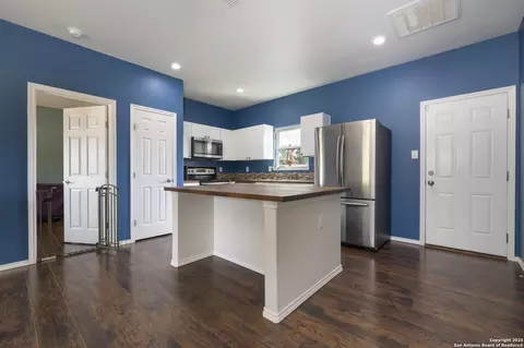 421 Cimarron, Spring Branch, TX 78070