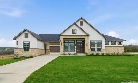 530 Poe Pkwy, Castroville, TX 78009