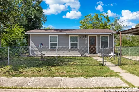 505 Avenue E, Poteet, TX 78065