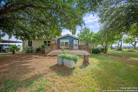 638 Lagunillas, Charlotte, TX 78011