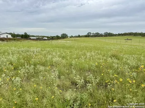 5029 Fm 2504, Poteet, TX 78065